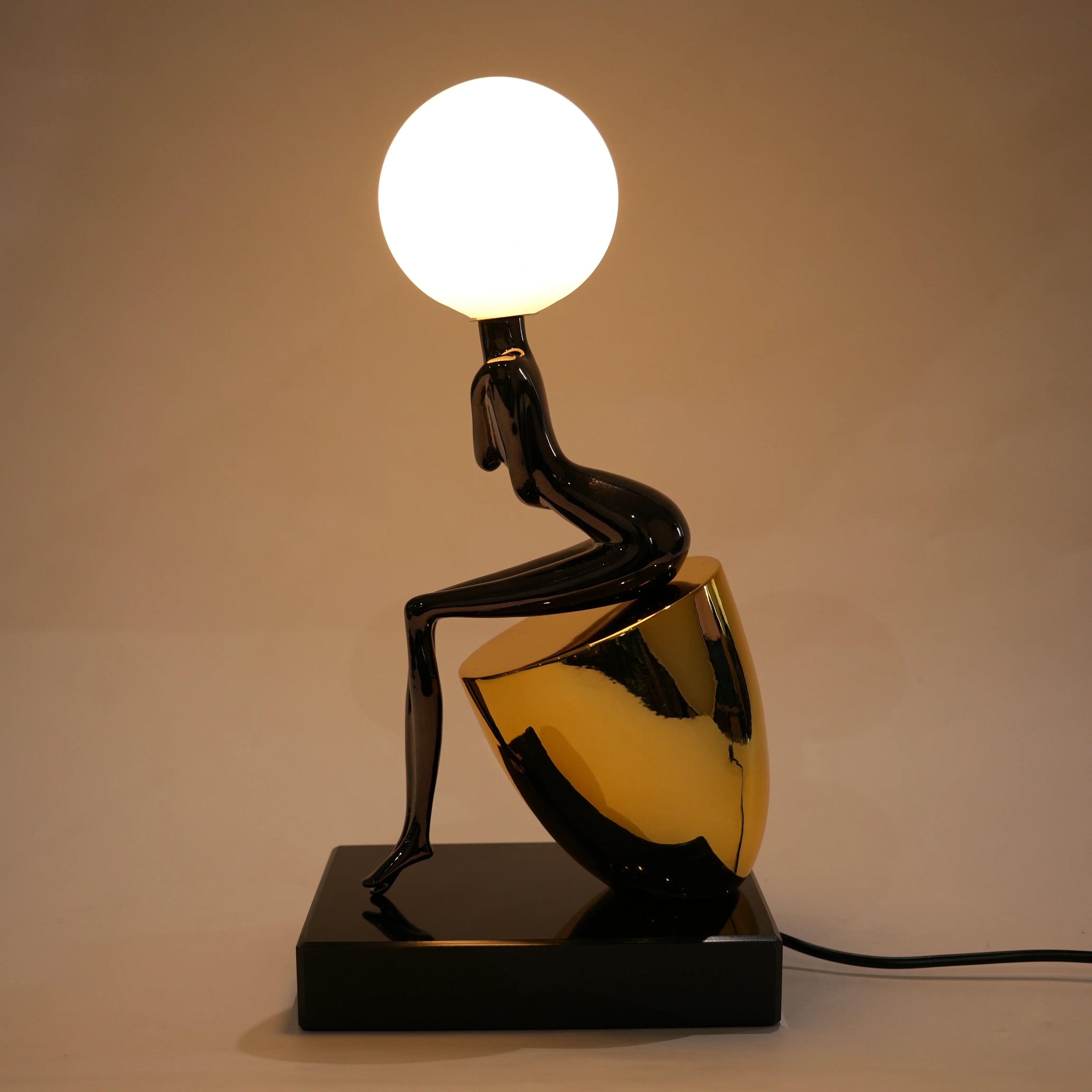 Noir Figure Table Lamp