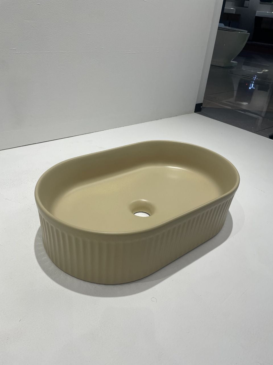 Zinarch Oval Fluted Basin