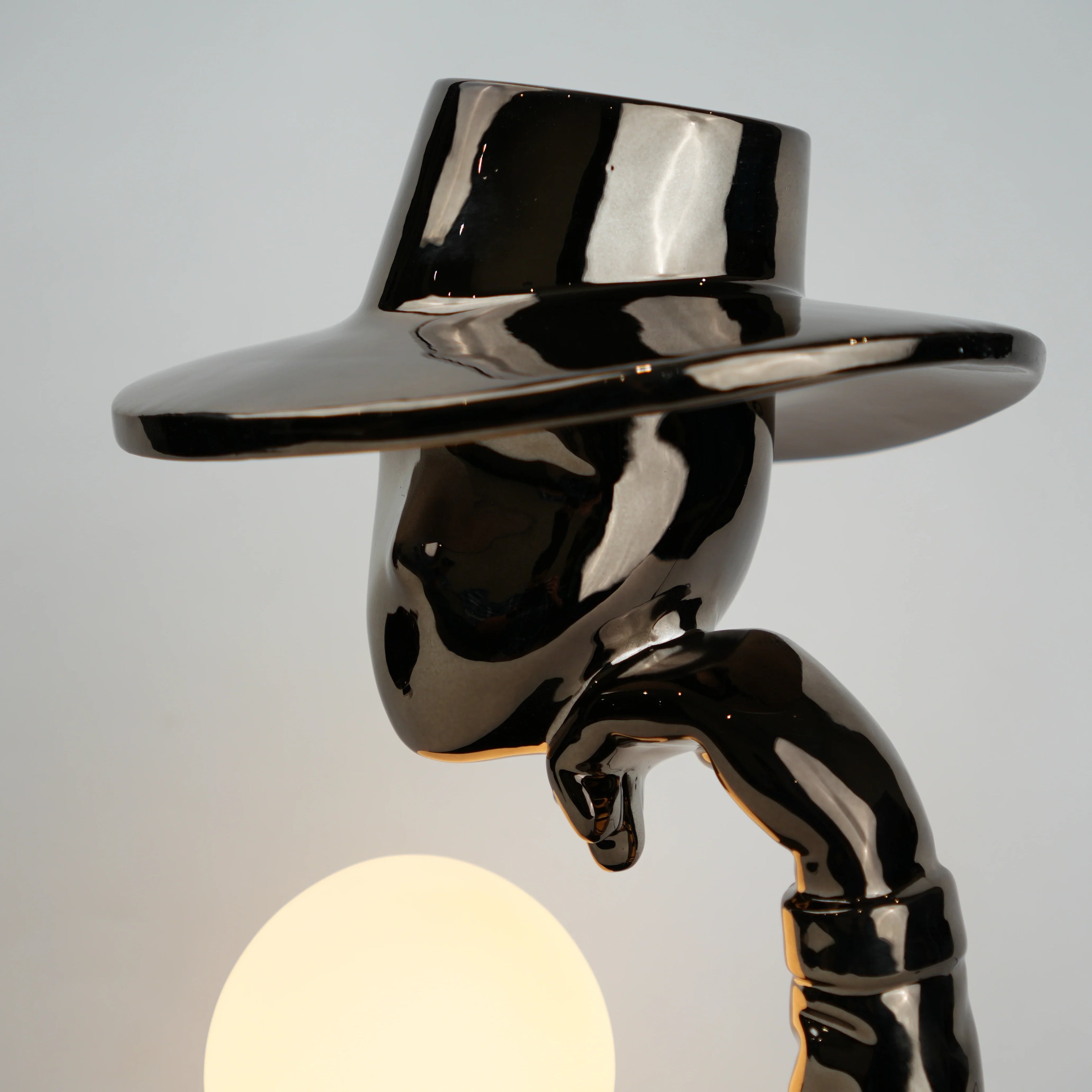 Elegant Hat Lamp Black Electroplated