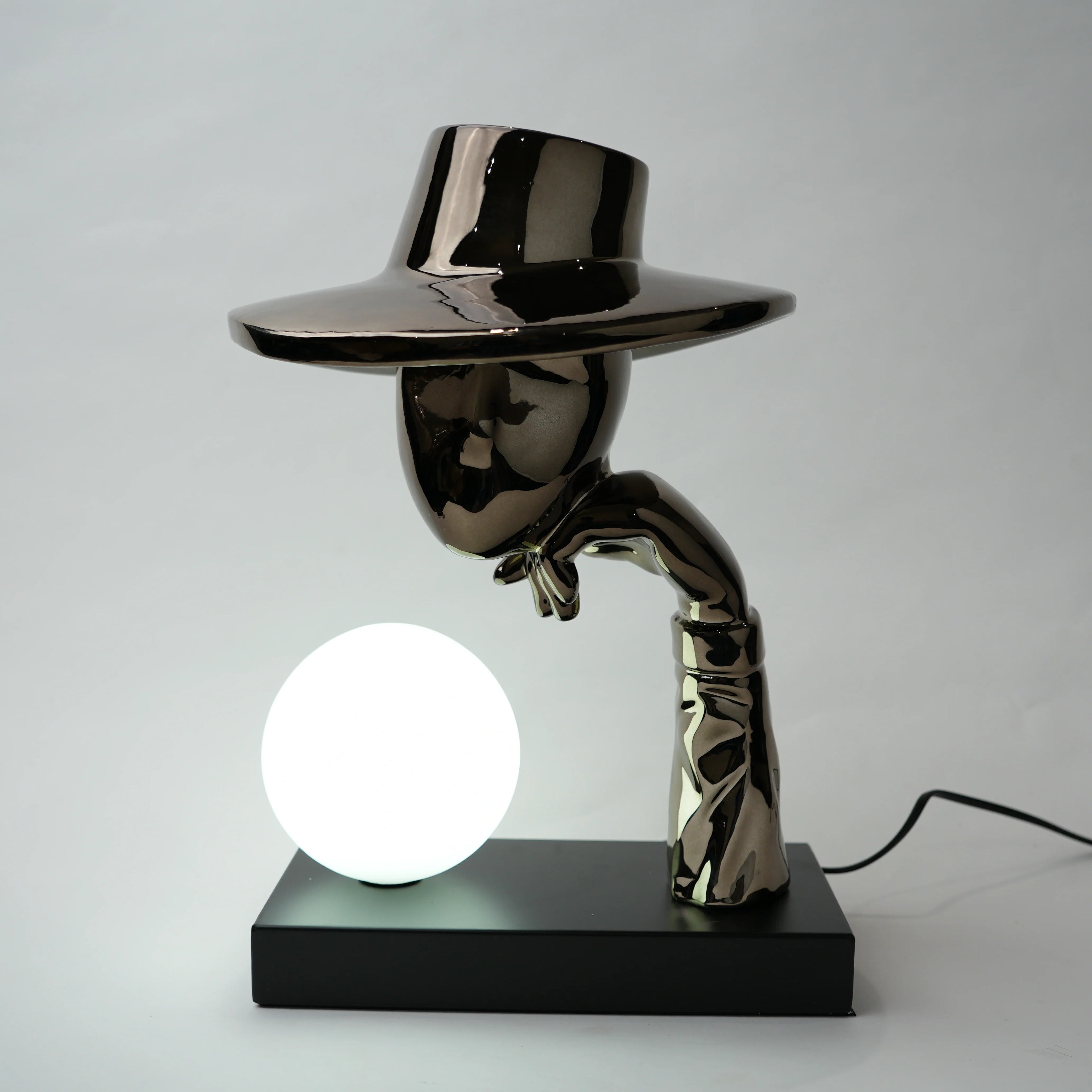 Elegant Hat Lamp Black Electroplated