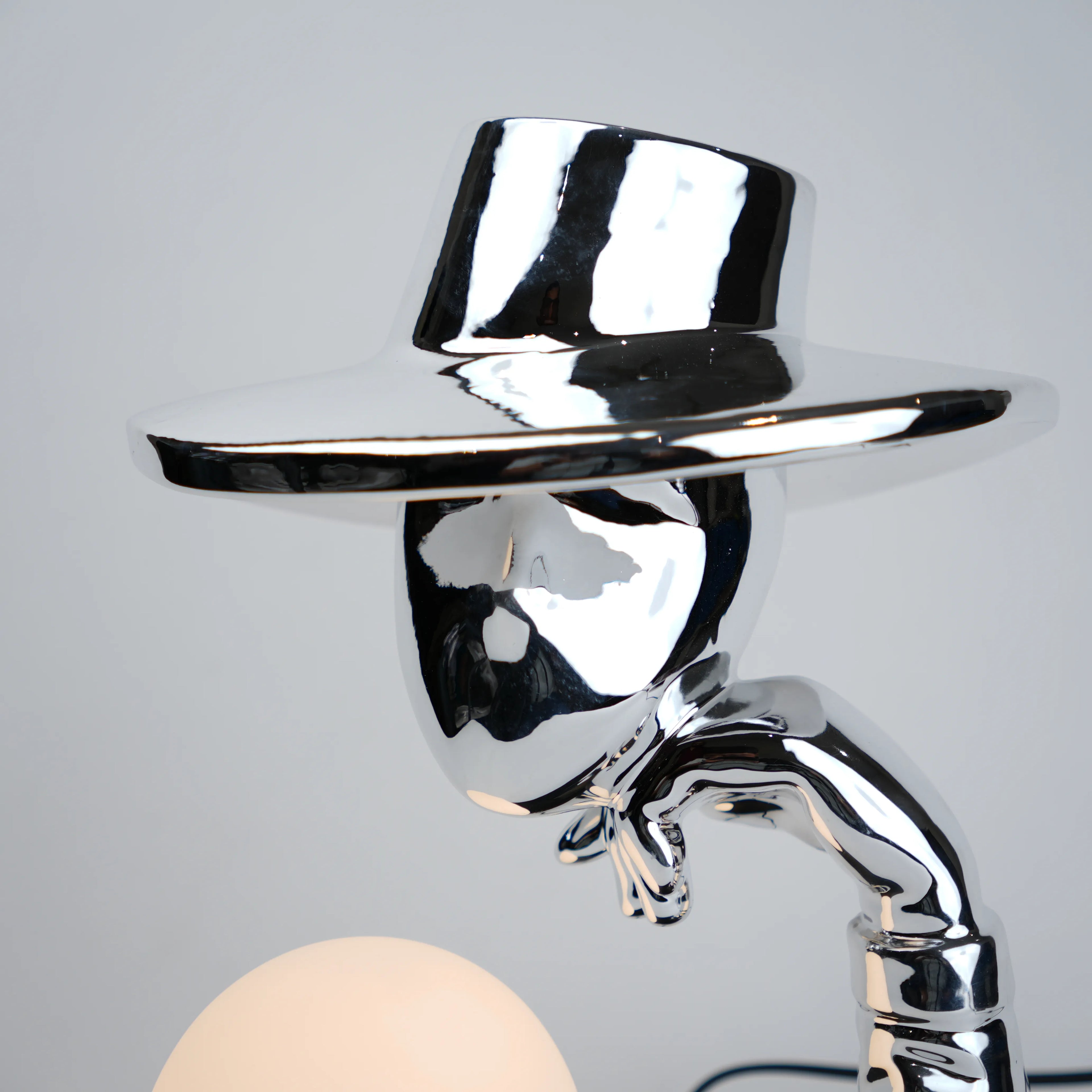 Elegant Hat Lamp Silver