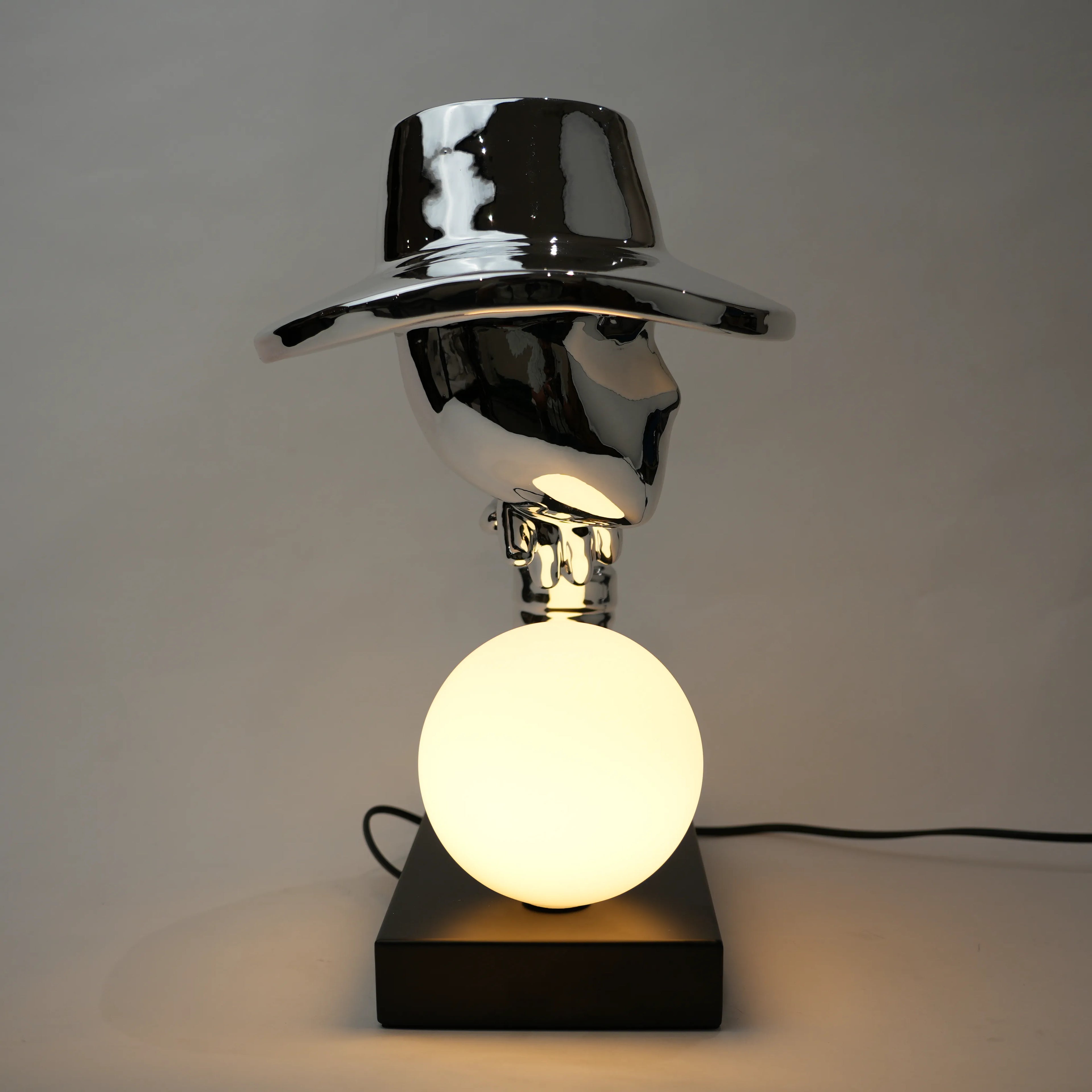 Elegant Hat Lamp Silver