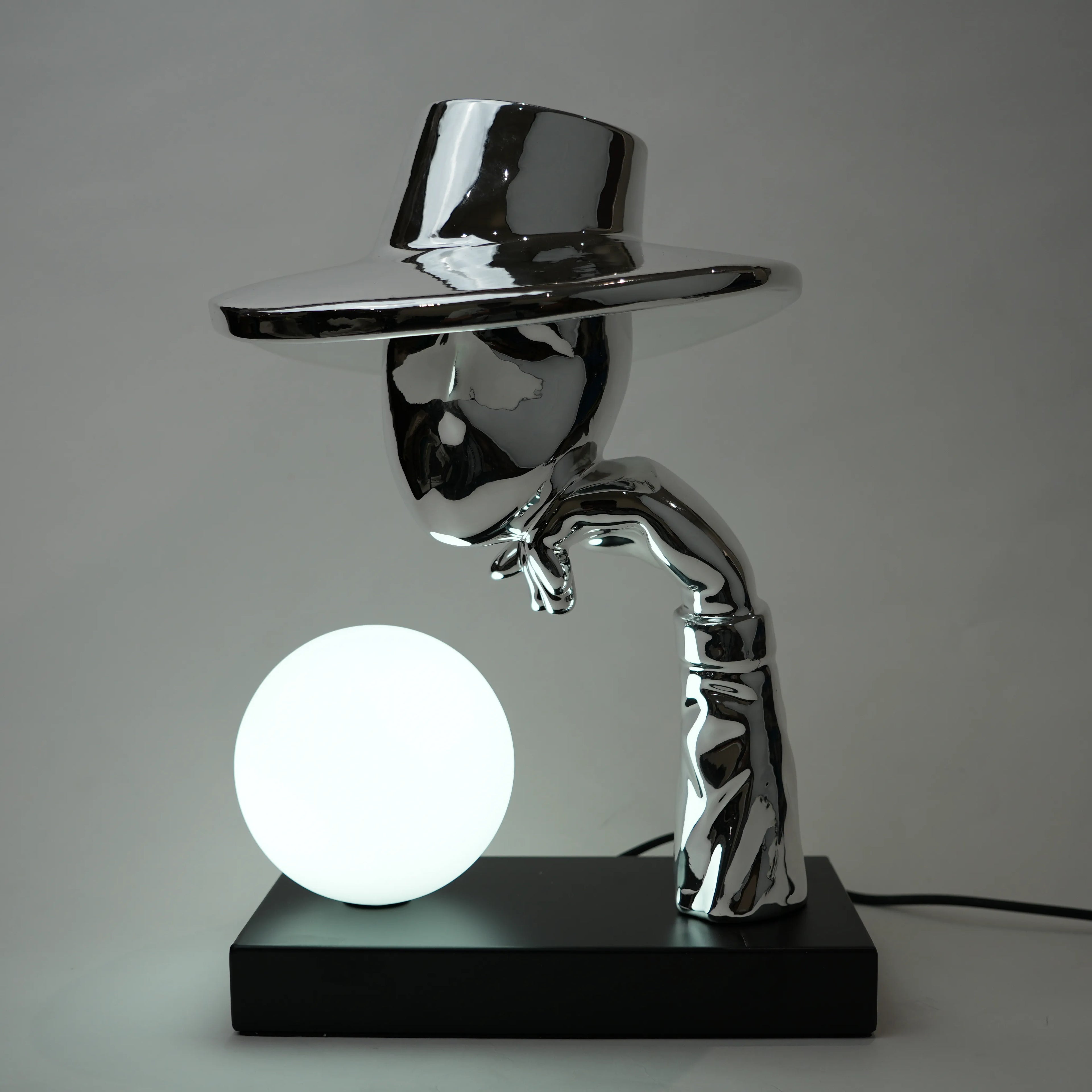 Elegant Hat Lamp Silver