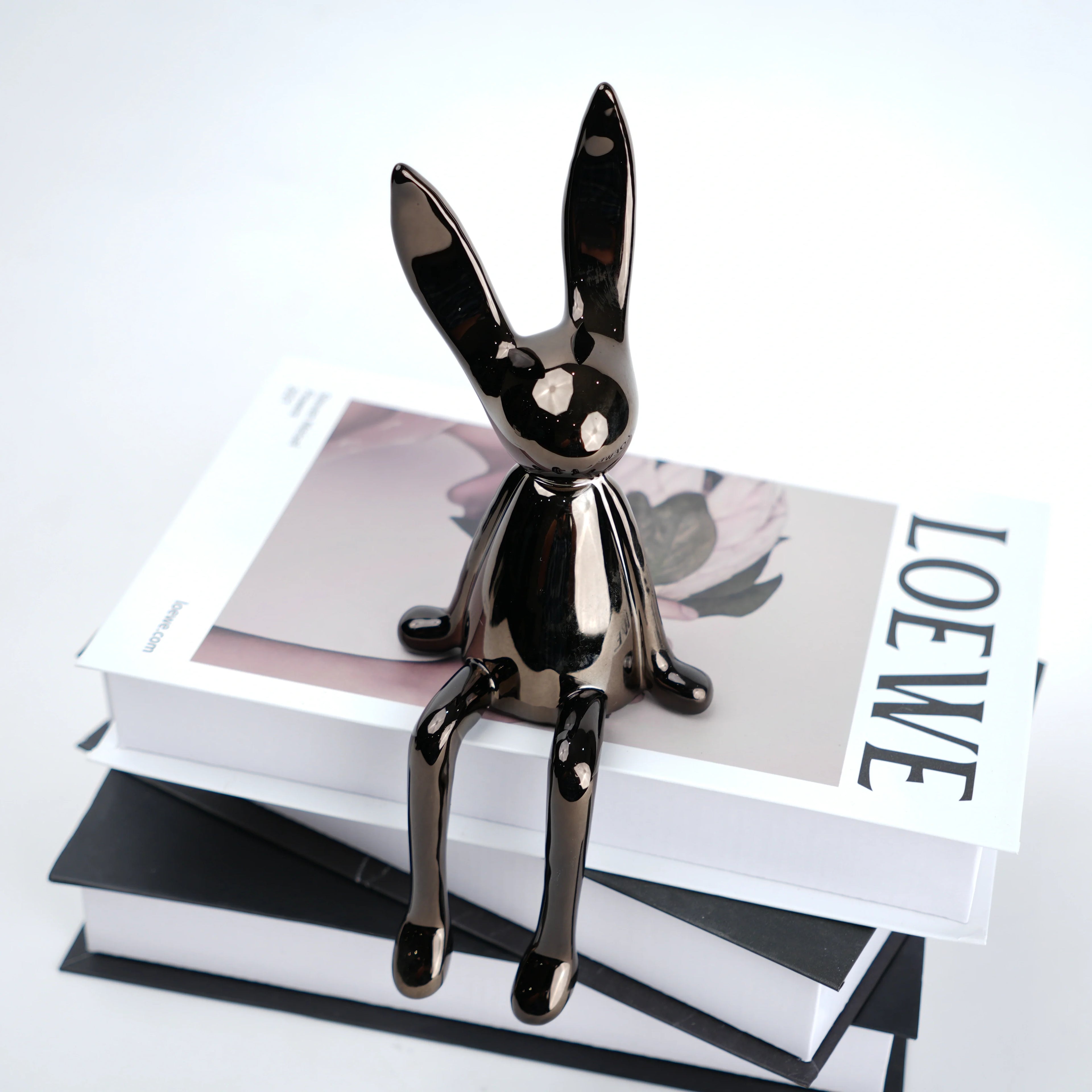 Minimal Bunny Edge Figurine