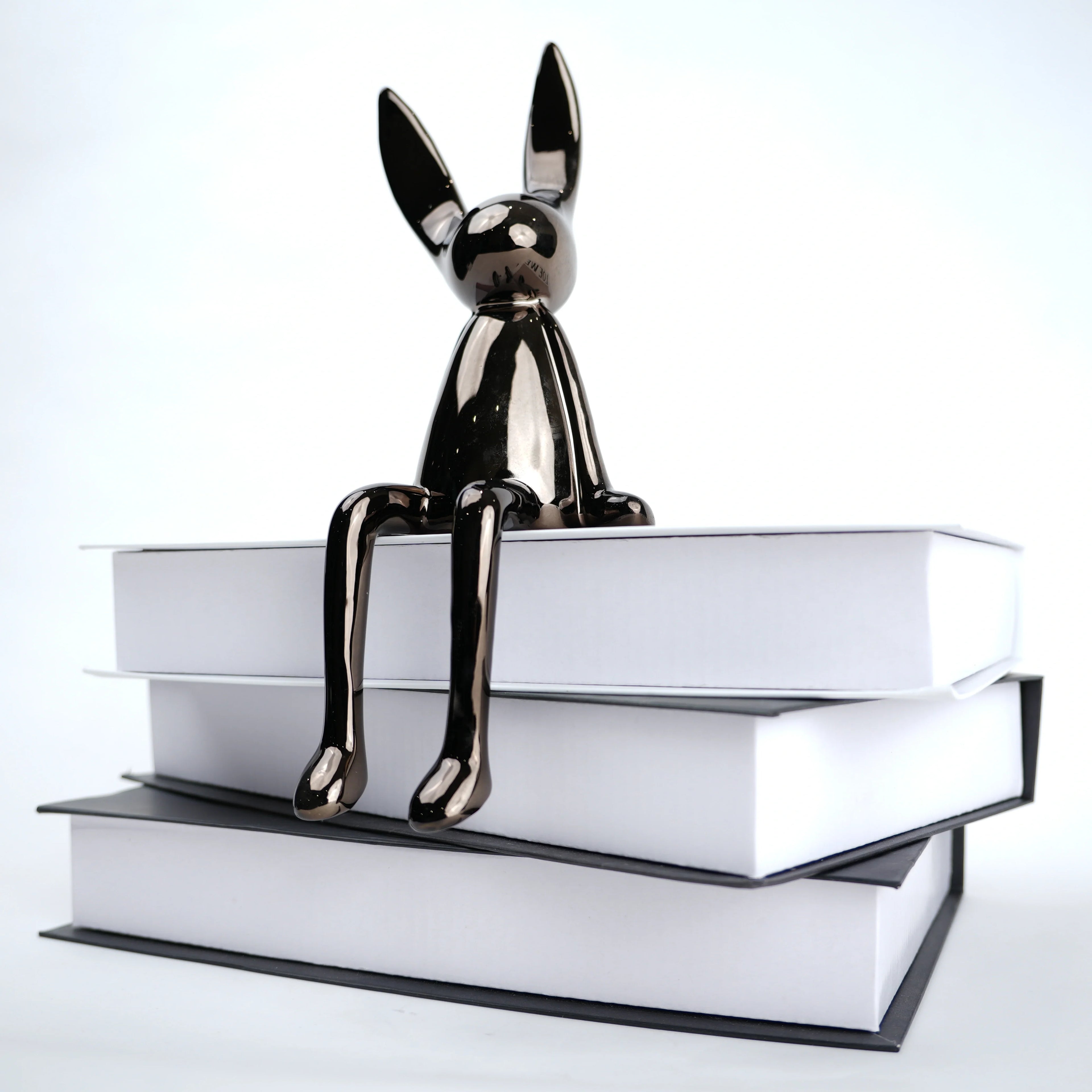 Minimal Bunny Edge Figurine