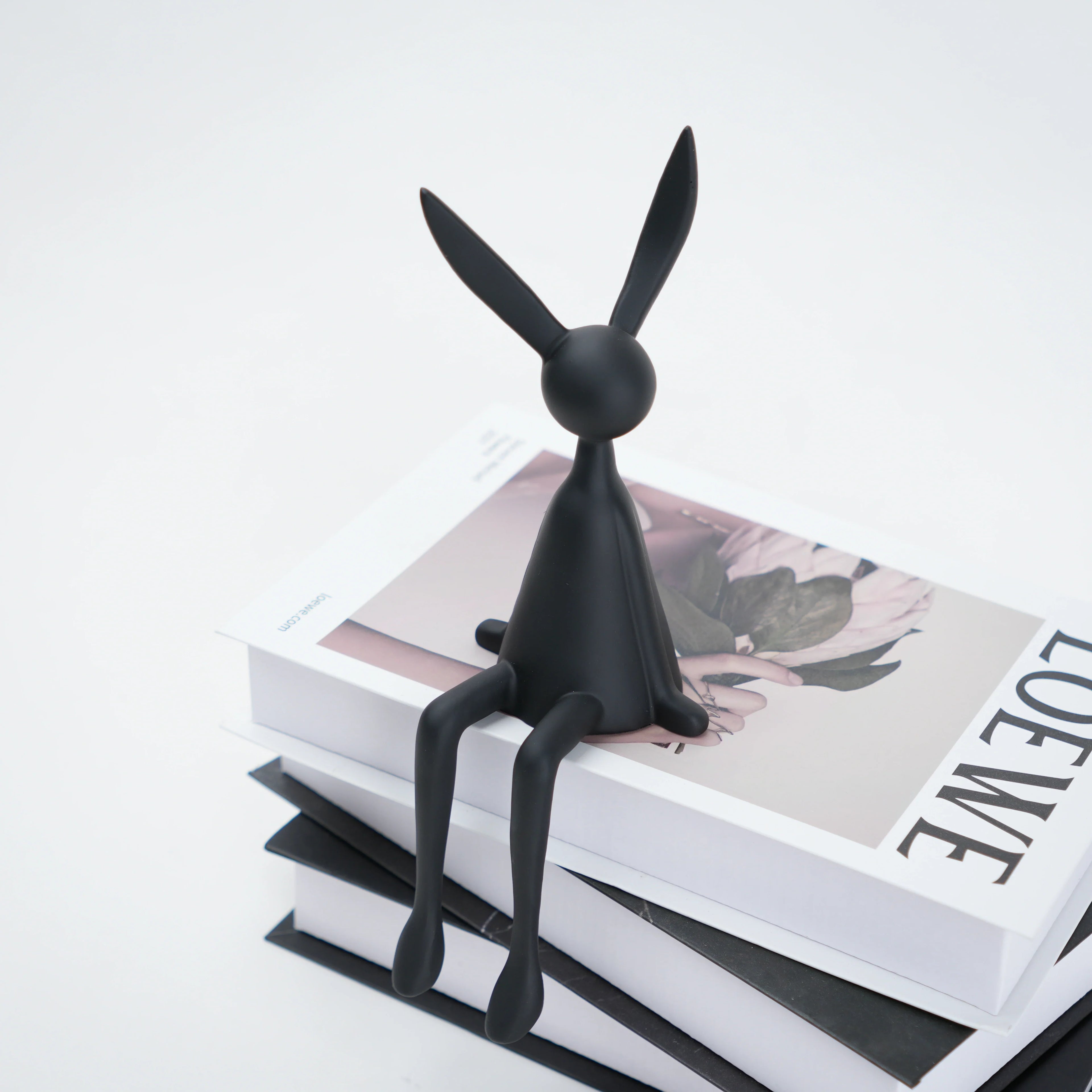 Minimal Bunny Edge Figurine