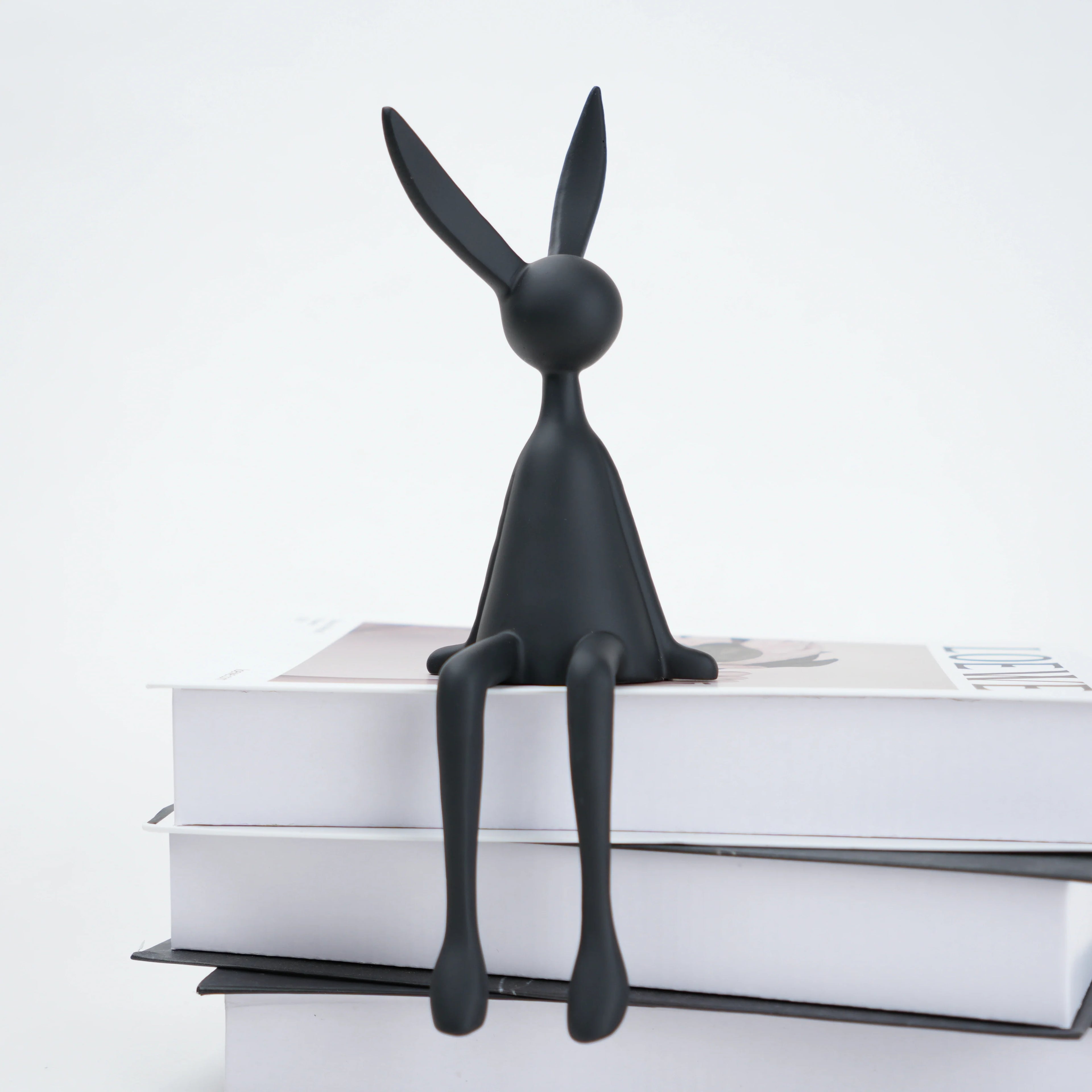 Minimal Bunny Edge Figurine
