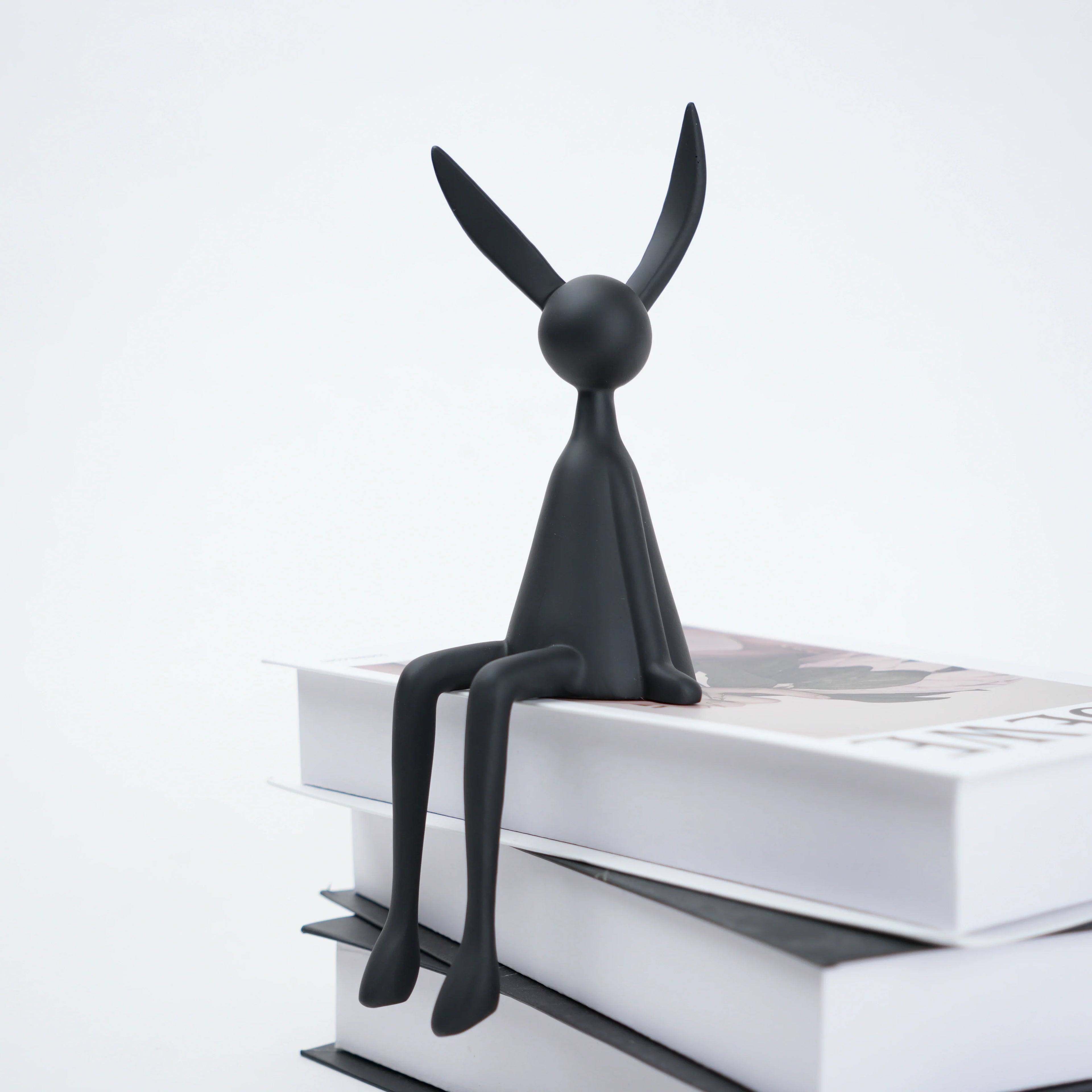 Minimal Bunny Edge Figurine