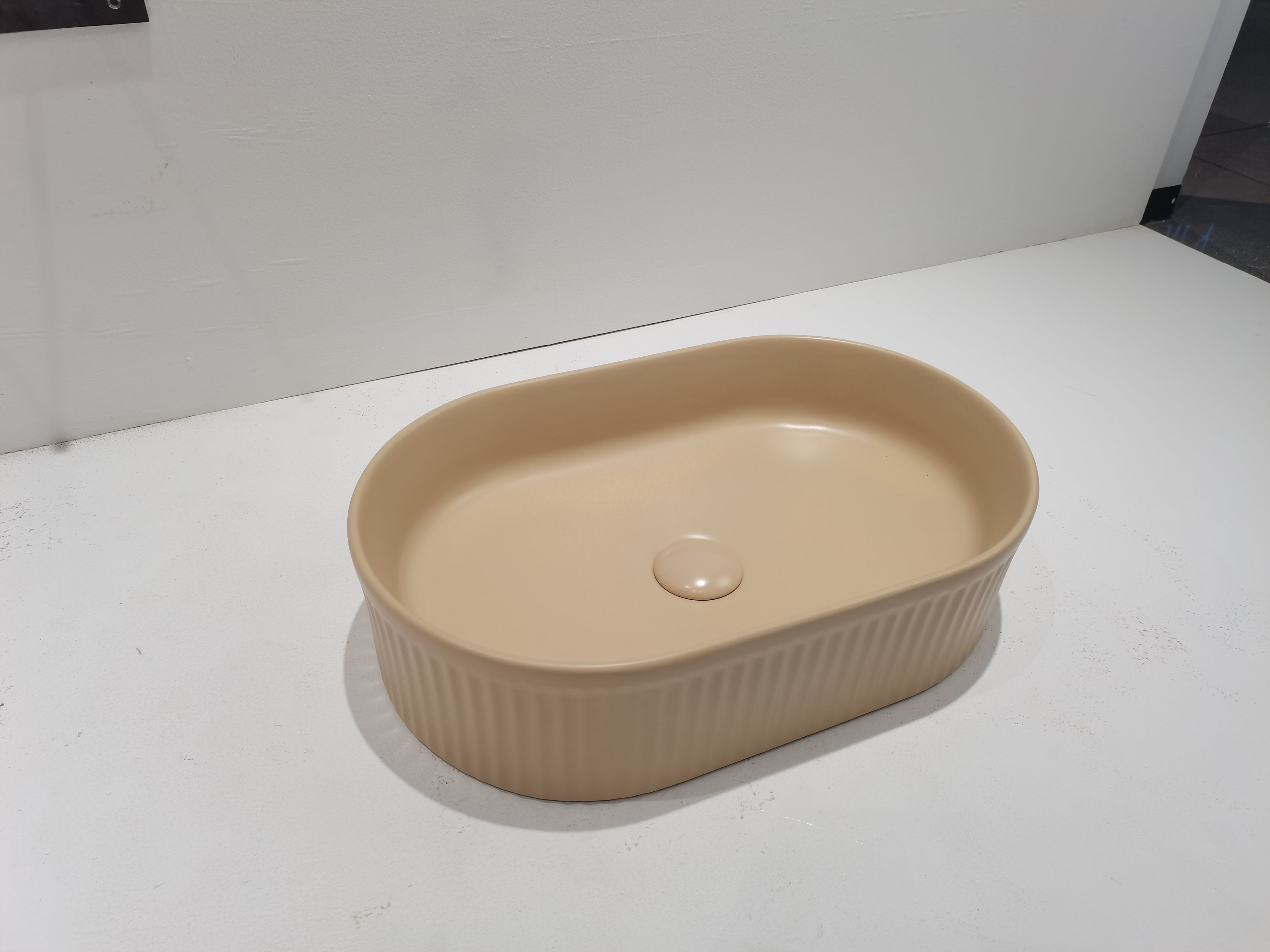 Zinarch Oval Fluted Basin